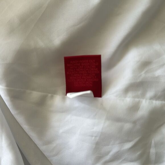 Jennifer Lopez Cold Shoulder Too White XXL EUC - Picture 10 of 10